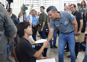 Gobierno incrementa a casi 7.600 las becas, garantizando oportunidad y cobertura educativa a la juventud paraguaya | DIARIO PRIMERA PLANA