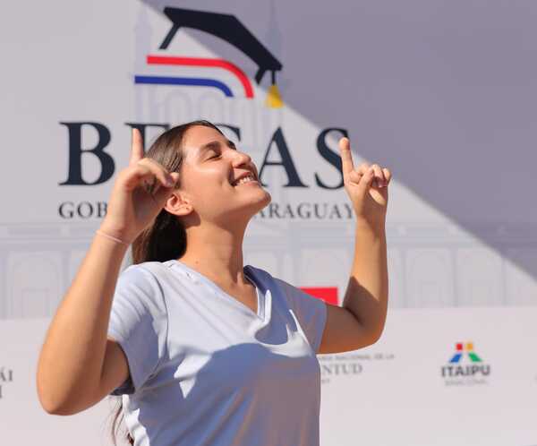 Más oportunidades: Gobierno amplía a casi 7.600 las becas para jóvenes en 2026 - ADN Digital