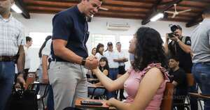 La Nación / Peña anuncia ampliación de becas y beneficiará a 7.594 jóvenes en todo el país