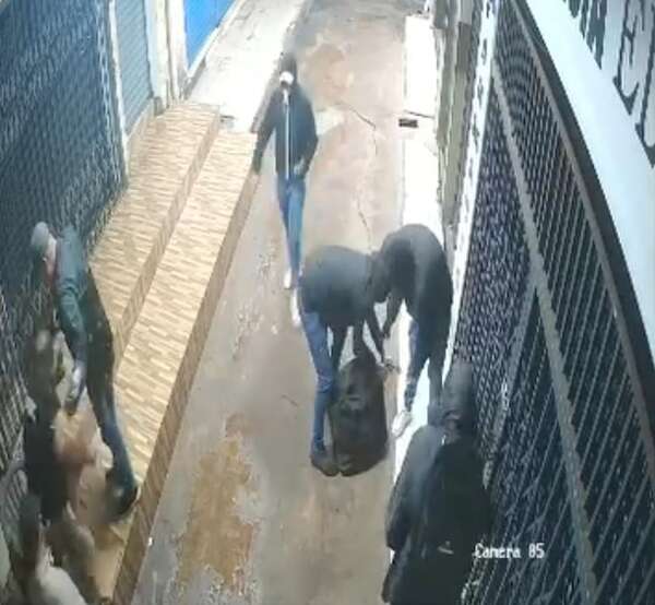 Gavilla robó medicamentos para adelgazar valuados en USD 170.000 en Ciudad del Este - ABC en el Este - ABC Color