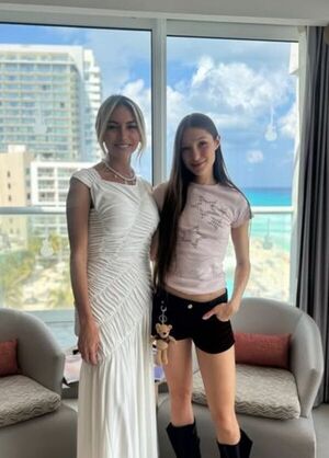 Popular / ¡El hermoso gesto de Gi Britos con la cantante Yami Safdie en Cancún!