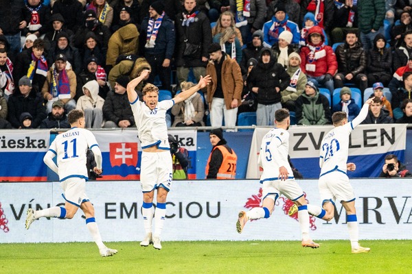 Kosovo sorprende a Eslovaquia y se clasifica para la final de la repesca