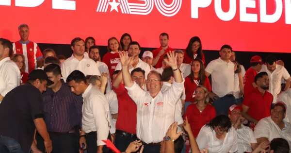 La Nación / Multitudinario acto marca inicio de la campaña de Camilo Pérez