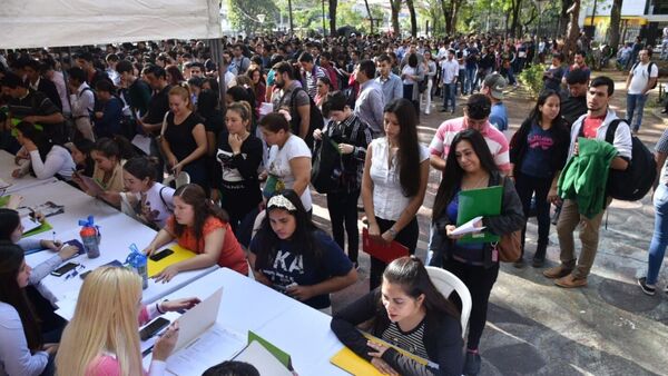 Feria de Empleo con alta concurrencia en Central y Alto Paraná