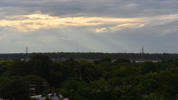 Tiempo se mantendrá cálido a caluroso este viernes, con chaparrones en Paraguay