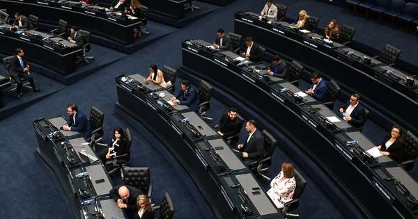 La Nación / El Salvador aprobó prisión perpetua para menores homicidas y violadores