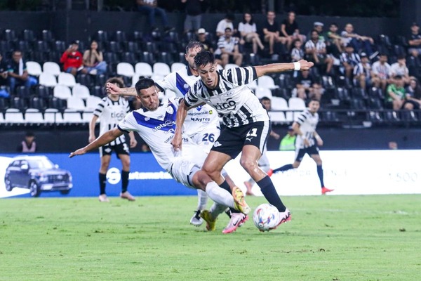 Noche de fútbol en Villeta