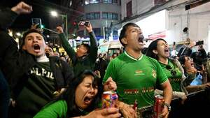 Bolivia vibra entre pantallas gigantes y festejos por el triunfo