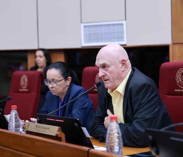 Cartismo tendría estrategia para quedarse con banca de Cruzada Nacional