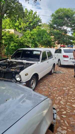 Popular / ¡Ojepillá cuando "carneaban" auto que robaron!