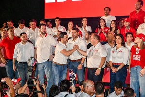 Latorre habla de «masivo respaldo ciudadano» en lanzamiento de Camilo Pérez