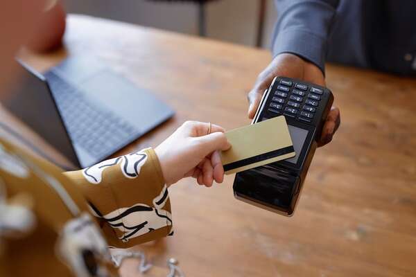 POS gratis y topes: Asoban alerta de riesgo para Mipymes  - Economía - ABC Color