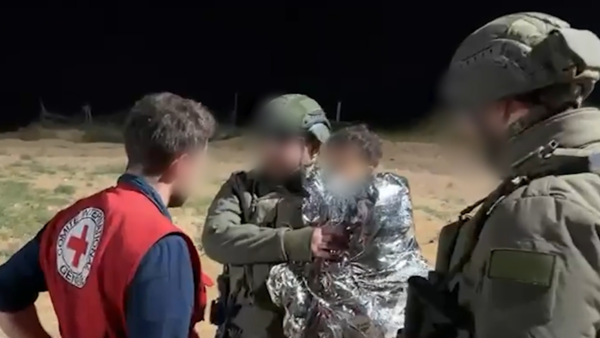 Video: Israel niega tortura y maltrato a bebe gazatí en medio de la guerra con Hamás