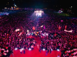 Ante una multitud, Camilo Pérez lanza campaña por la intendencia de Asunción | Unicanal