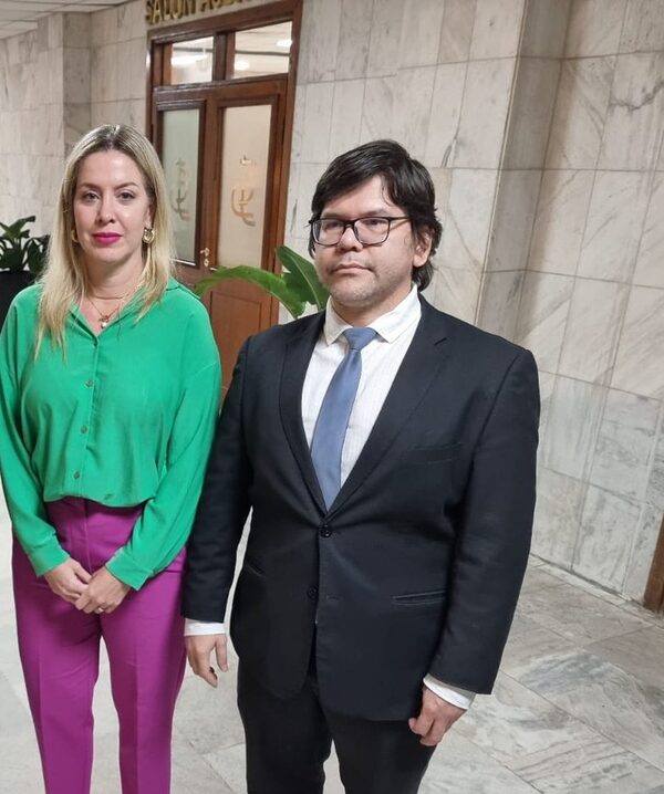 Fiscalía pide salidas alternativas para dos acusados en caso “mafia del pagaré” - PDS RADIO Y TV