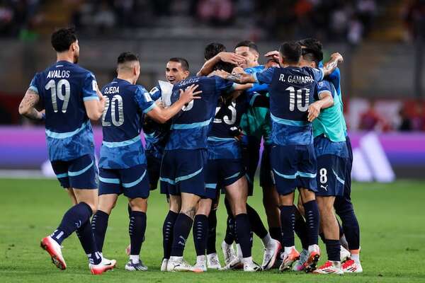 La formación de Paraguay para enfrentar hoy a Grecia en Atenas - Selección Paraguaya - ABC Color