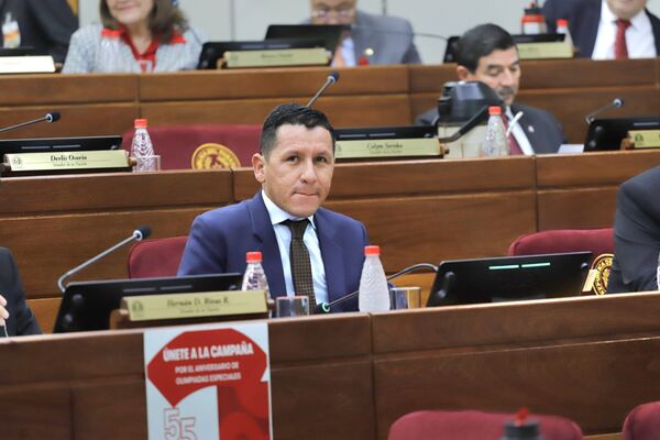 «Chaqueñito» finalmente ha decidido no renunciar y se tratará su pérdida de investidura