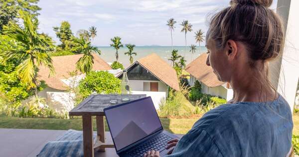 Trabajar desde la playa: productividad y lifestyle