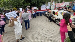 Reclaman a Salud cumplir con costosa leche especial para niños con enfermedades raras