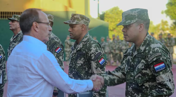 Otorgan reconocimiento a militares que ayudaron a localizar al pequeño Tobías - Noticiero Paraguay