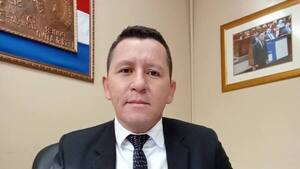 Senador Chaqueñito Vera pide permiso por tiempo indefinido en medio de investigación fiscal