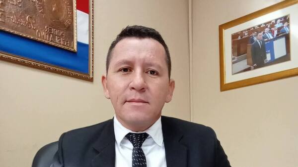 Senador Chaqueñito Vera pide permiso por tiempo indefinido en medio de investigación fiscal