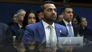 Piratean el correo personal del director del FBI y difunde sus fotos