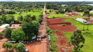 Avanzan obras de pavimentación en la calle km 9 Acaray con financiamiento de ITAIPU - ADN Digital