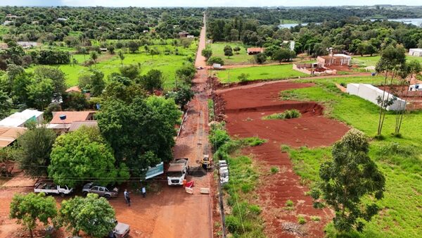 Avanzan obras de pavimentación en la calle km 9 Acaray con financiamiento de ITAIPU - ADN Digital