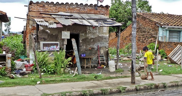 Pobreza en Paraguay disminuye al 16% según informe del INE