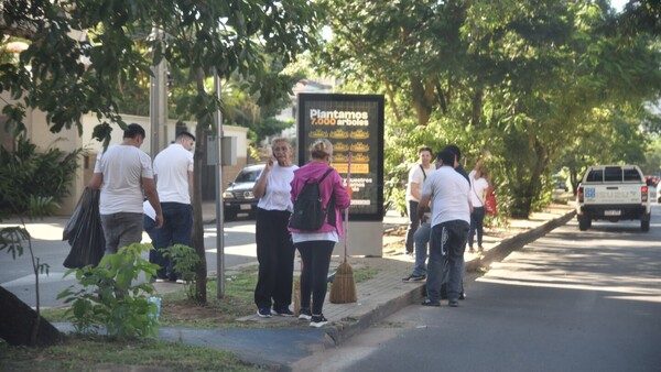 Jornada "histórica" de limpieza: Dos horas de trabajo, insumos limitados y revés de Luis Bello