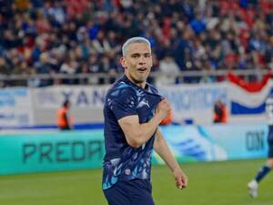 La Albirroja y Diego cumplen en Atenas