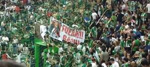 Escrachan a “Bachi” Núñez en el partido de su club que mandó televisar - Política - ABC Color