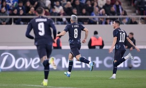 De tiro libre y con moño, Diego Gómez se llevó la victoria como autorregalo de cumpleaños en Atenas - OviedoPress