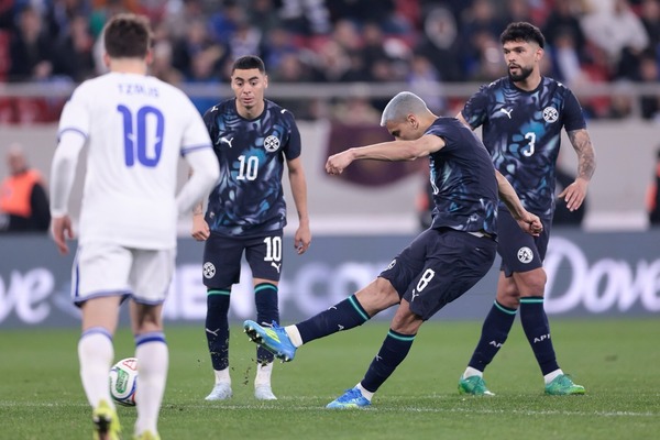 Popular / Con un "misil" de Diego Gómez, la albirró le ganó a Grecia