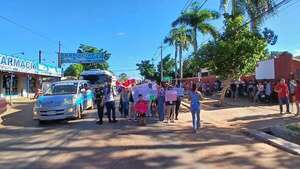 Padres se movilizaron nuevamente porque los kits de útiles escolares no fueron enviados en su totalidad - Nacionales - ABC Color