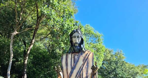 La Nación / Castillo Caballero Templario inaugura pileta terapéutica