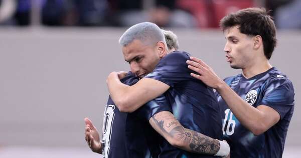 La Nación / Victoria con un golazo