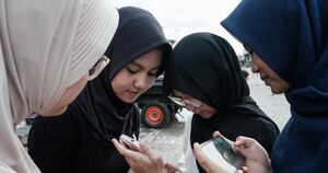 La Nación / Indonesia prohíbe acceso de redes sociales a menores de 16 años