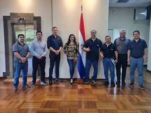 Recula el Gobierno y derogará polémicos decretos 5306 y 5307 tras fuerte presión sindical - Economía - ABC Color