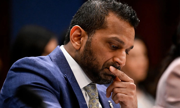 Hackean el correo personal del director del FBI y exponen fotos privadas - OviedoPress