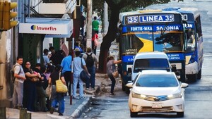 Transporte público se paraliza hoy por falta de pago de subsidios