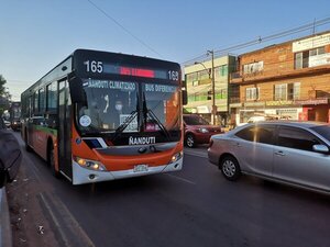 Línea 165 suspende servicio por crisis de costos y falta de financiamiento