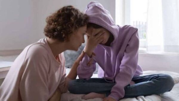 “Nos peleamos porque le pegó con cinto a mi hija de 14 años”