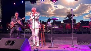 Ayer, Teresa Parodi inmortalizó a Pedro Canoero en San Bernardino