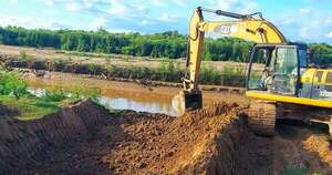 Diario HOY | Río Pilcomayo vuelve a sufrir una bajante y trabajan para garantizar el ingreso de agua