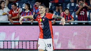 Cerro Porteño triunfa y se mantiene en la pelea