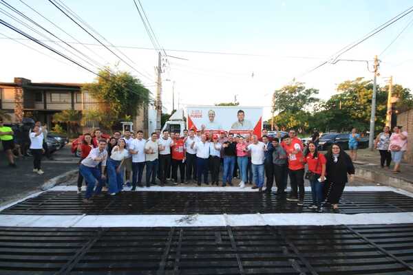 Popular / ¡Camilo Pérez cumplió promesa y arregló sumideros!