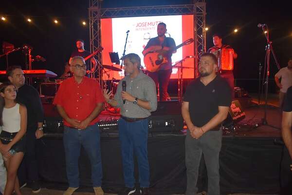 Abdo Benítez arremete contra el Gobierno: “Son inútiles”, afirma - Política - ABC Color