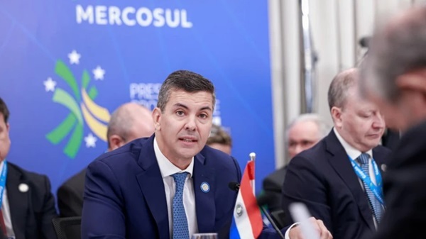 Presidencia firmó contrato VIP violando decreto de Peña